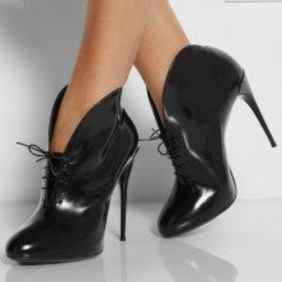 GUCCI BOOTIES - Picture 1 of 5